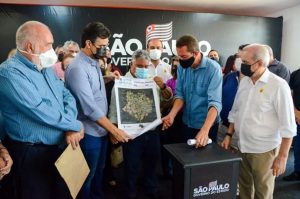 Secretário Itamar Borges acompanha vice-governador a Monte Azul Paulista para autorizar obras do Melhor Caminho na cidade