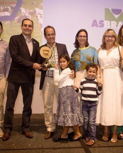 Pesquisador da APTA Regional de Colina é condecorado por contribuições à pecuária bovina paulista e brasileira