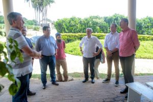 Secretário da Agricultura realiza visita técnica ao Núcleo de Pesquisa e Desenvolvimento Regional de São Roque
