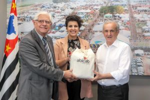 Secretário de Agricultura se reúne com a Abicab na sede da SAA