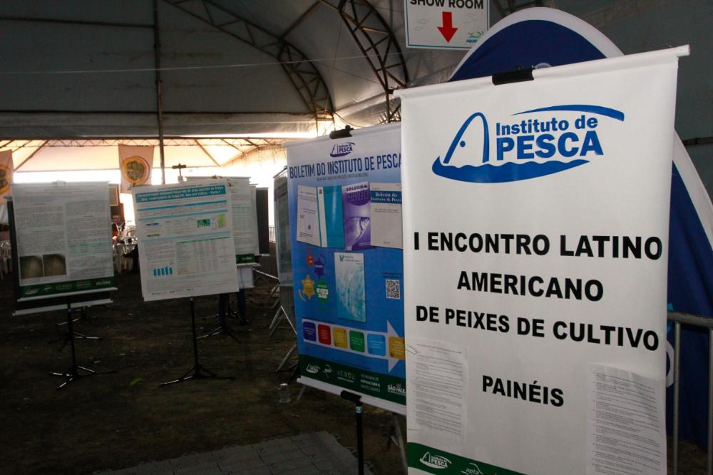 Instituto de Pesca entrega menção honrosa a melhores trabalhos apresentados durante encontro latino-americano de peixes cultivados