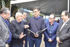 Governador Rodrigo e o Secretário de Agricultura participam da inauguração da Casa do Agricultor de Capão Bonito