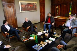 Secretário de Agricultura e Abastecimento de SP recebe Deputado Estadual Vinicius Camarinha e o Prefeito de São Pedro do Turvo, Marco Aurélio Pinheiro