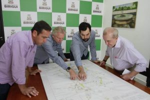 Secretário de Agricultura e Abastecimento visita obras do Melhor Caminho no município de Birigui