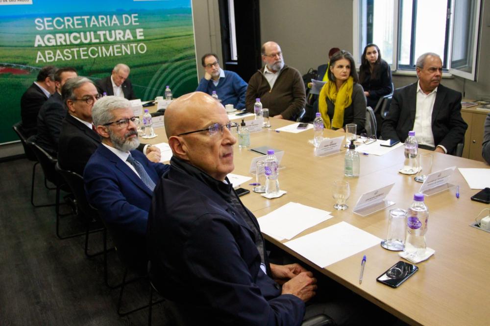 Secretário de Agricultura de São Paulo dirige reunião do Conselho da Secretaria