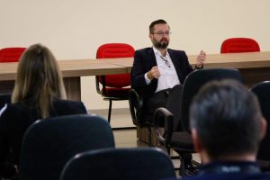 Representando o Secretário de Agricultura, Francisco Matturro, o Chefe de Gabinete, Ricardo Lorenzini, visita a CATI e CDA Regional de Araraquara