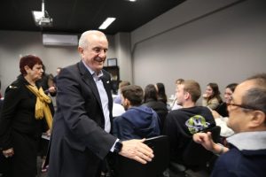 SECRETÁRIO DE AGRICULTURA E ABASTECIMENTO, FRANCISCO MATTURRO, RECEBE VISITA DOS ESTUDANTES DE DIREITO DA UNIVERSIDADE PRESBITERIANA MACKENZIE