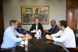 Secretário de Agricultura e Abastecimento recebe empresário marfinense ligado à indústria de alimentos