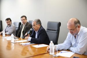 Crédito aos pequenos e médios produtores e o Greening pautam reunião com prefeitos