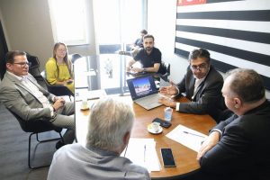 Coordenador da APTA recebe representantes comerciais do Líbano