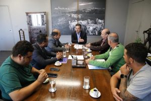Secretaria de Agricultura recebe prefeito de Pacaembu e representantes de Biritiba Mirim