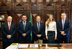 Secretaria de Agricultura recebe visita do deputado Danilo Balas e da presidente da Câmara Setorial da Pecuária Chris Morais