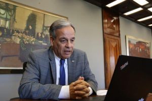 CAR, Rotas Rurais e Conectividade pautam entrevista para rádio de Colina