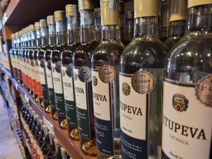 Cadeia produtiva do agro paulista comemora o Dia Nacional da Cachaça