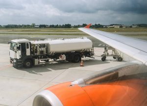 Liderança no mercado de etanol coloca Brasil à frente no setor de Combustíveis de Aviação Sustentáveis, aponta relatório