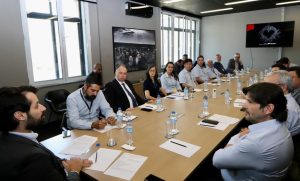 Secretaria de Agricultura recebe representantes do setor de bananicultura do Vale do Ribeira