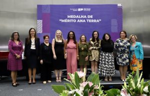Chefe de Gabinete da SAA recebe a Medalha “Mérito Ana Terra”