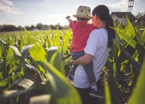 DIA DAS MÃES: Secretaria de Agricultura parabeniza mulheres que dedicam suas vidas profissionais ao agro