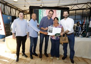 Secretaria de Agricultura entrega novos títulos rurais na região de Teodoro Sampaio e Sandovalina