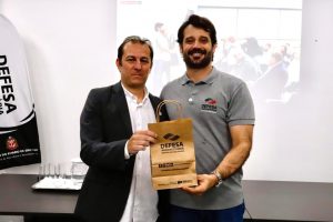 Defesa Agropecuária completa 27 anos de atividade e cerimônia de aniversário conta com homenagens e doações de alimentos inspecionados