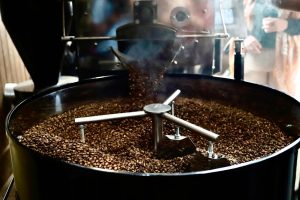 Secretaria de Agricultura participa de inauguração de biofábrica e impulsiona cafeicultura em Caconde