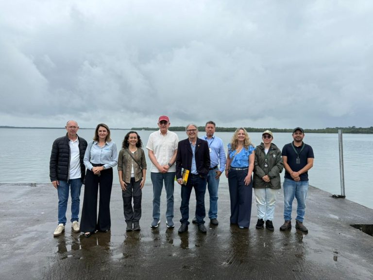 Apta e Instituto de Pesca recebem visita de cônsules do Uruguai e Paraguai