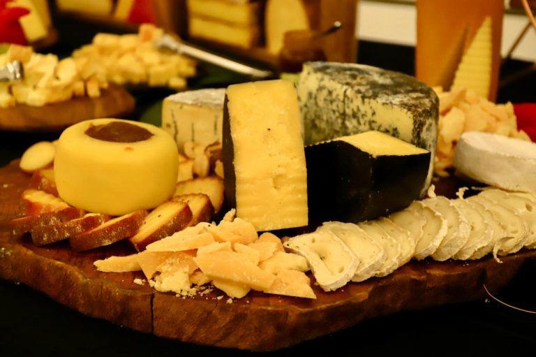 Dia Mundial do Queijo: Projeto Brasil–França fortalece queijaria artesanal em São Paulo com criação de centros de referência