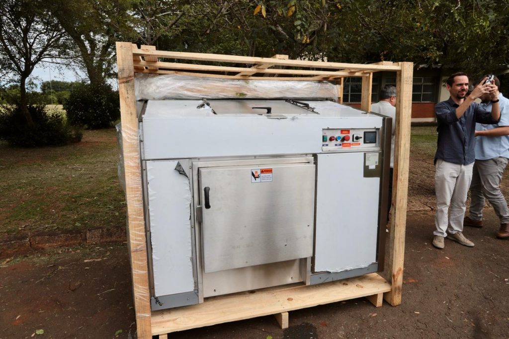 Governo de SP reforça sustentabilidade no campo com entrega de 11 composteiras a municípios do interior