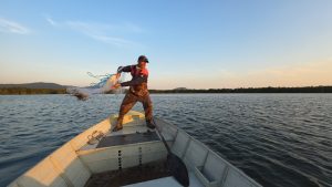 Novo e-book do Instituto de Pesca destaca a pesca artesanal na Década do Oceano