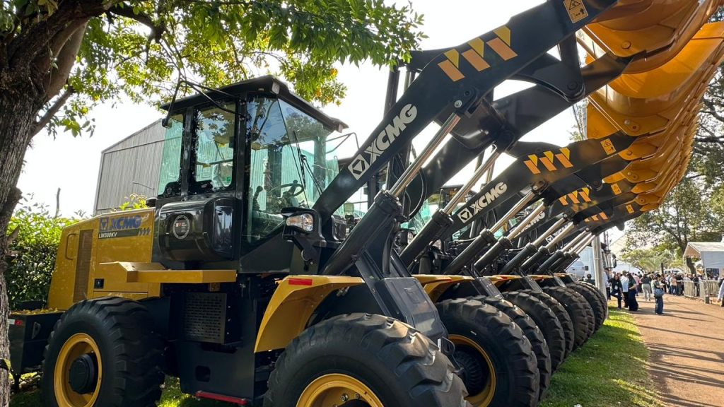 Agrishow 2026: Governo de SP reforça apoio a municípios com entrega de 177 maquinários agrícolas