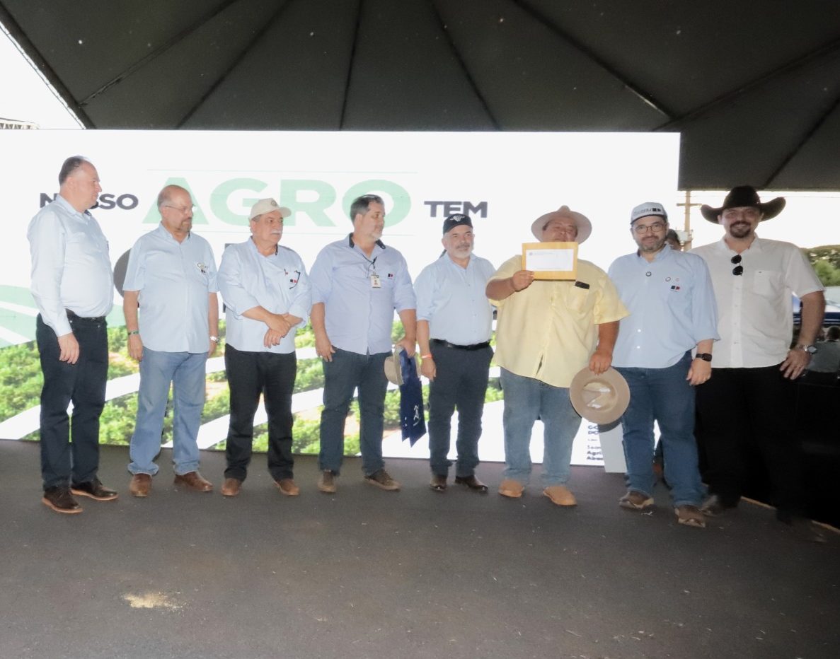 Agrishow 2026: Secretaria de Agricultura entrega primeiro rebanho de búfalo genotipado do Brasil para pecuarista