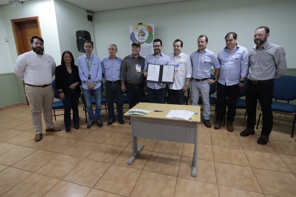 Agrishow 2026: Secretaria de Agricultura de SP assina protocolo de intenções para projeto que aumenta segurança na produção de alimentos