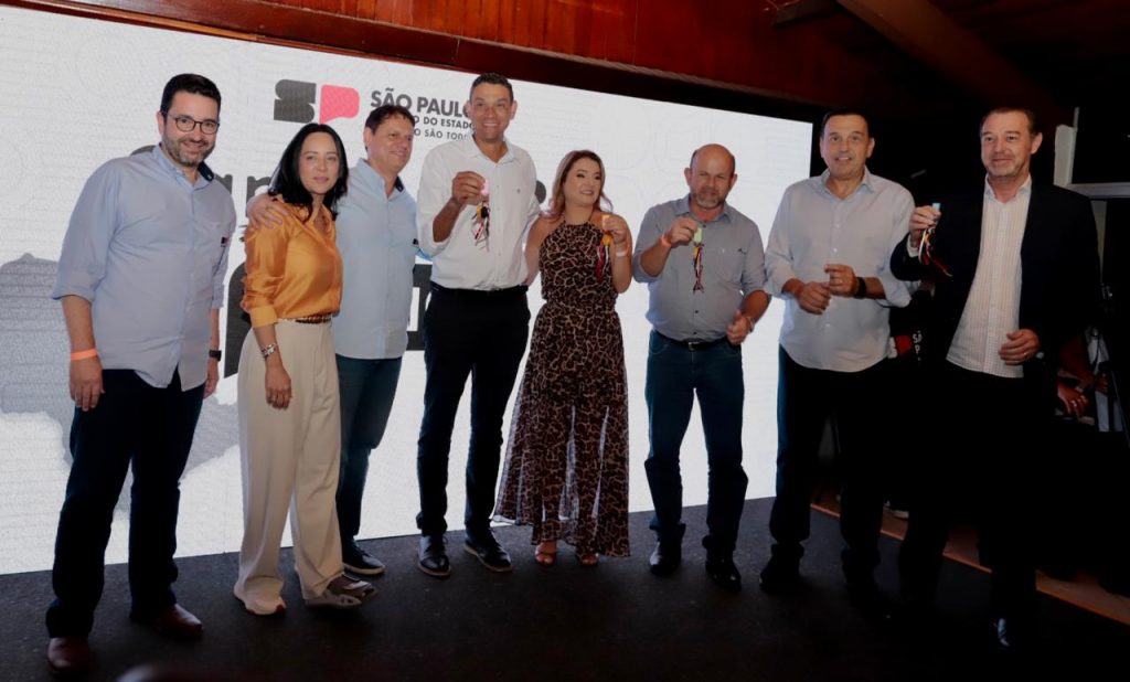 Governo de SP investe R$1,8 milhão em máquinas agrícolas para municípios da região de Franca durante a Caravana 3D