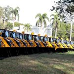 Governo de SP entrega máquinas para ampliar apoio a produtores rurais de 115 municípios