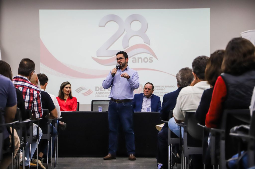 Cerimônia de aniversário de 28 anos da Defesa Agropecuária realiza interação entre setores e homenageia servidores na ativa e também aposentados